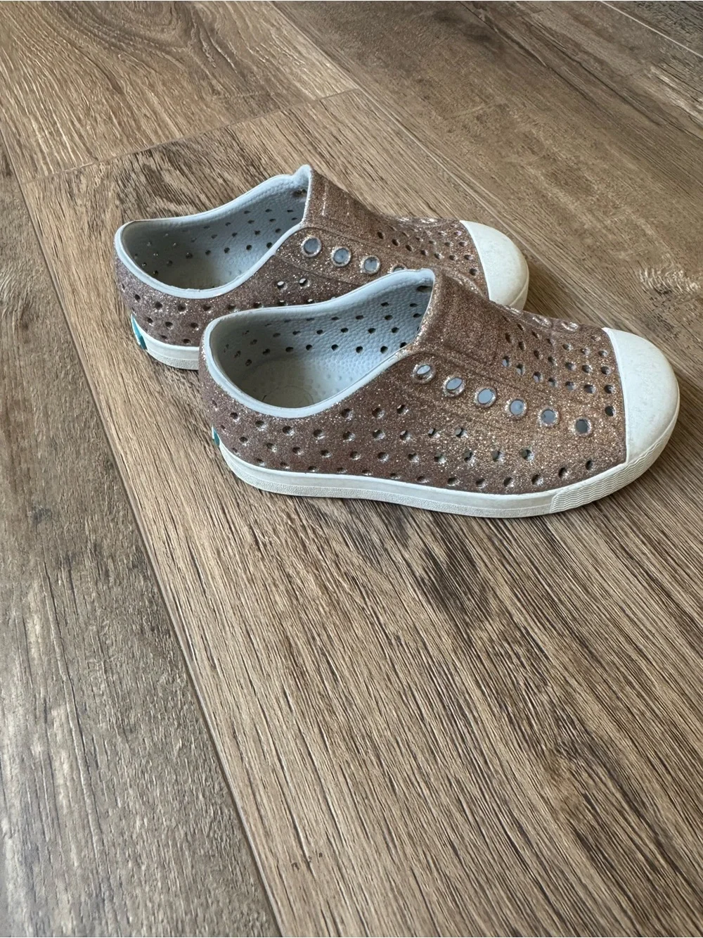 Native Shoes Kids Glitter Slip-On in Rose
